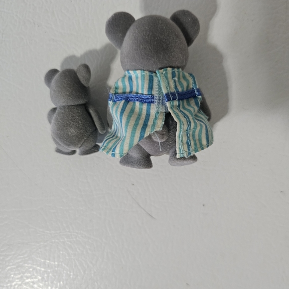 Calico Critters and Lil Woodzeez set of 4 - Picture 4 of 5